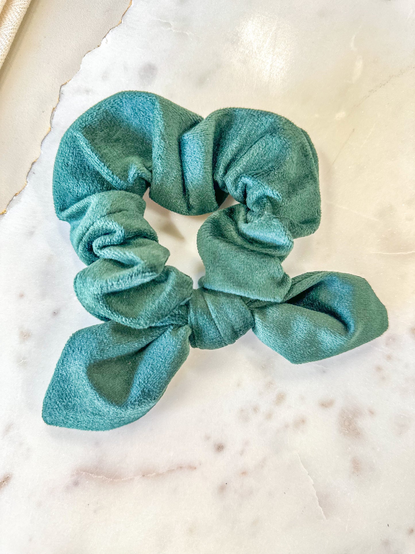 Green Pearl Velvet Scrunchie Set